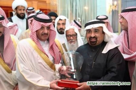 زيارة أمير المنطقة الشرقية لأسرة الخرس