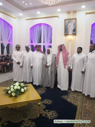 الخواجه يحتفي بايتام الجمعيات.