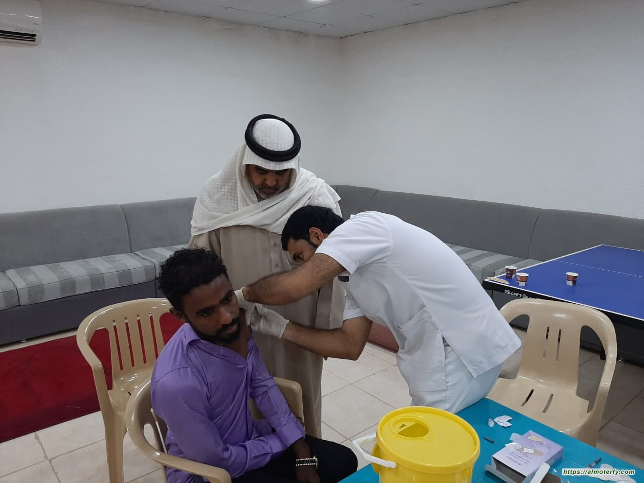 نادي الصم يستقبل أولى مبادرات مستشفى مدينة العيون التطوعية