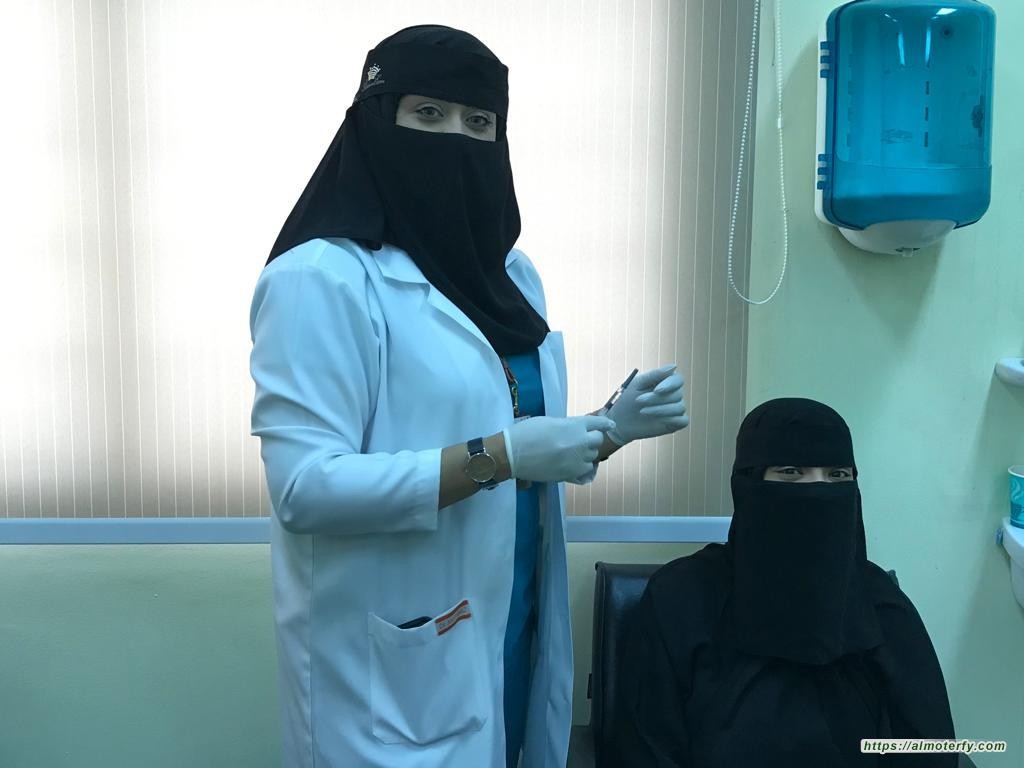 مستشفى الجفر العام ينفذ حملة تطعيم ضد الانفلونزا في الكلية التقنية للبنات