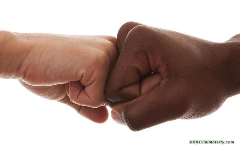 العنصرية والقبلية وتاثيرها على الفرد والمجتمع
