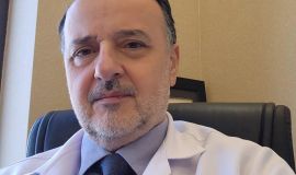 *د.طلال أحمد اختصاصي الجراحة العامة بمستشفيات الحمادي.. يجيب على التساؤلات:*  *متى يكون ألم البطن بسيطًا ومتى يستدعي الطوارئ؟*